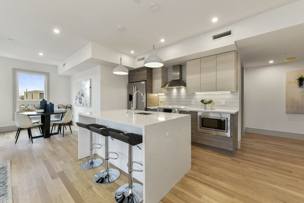 19 Clapp St. # 4