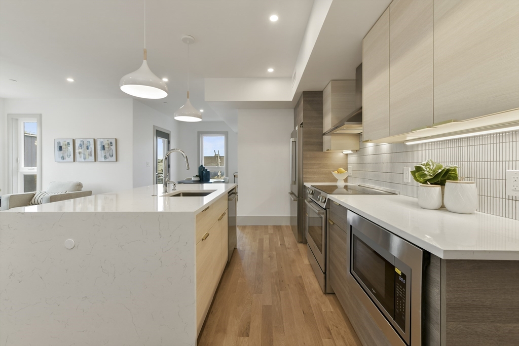 19 Clapp St. # 4