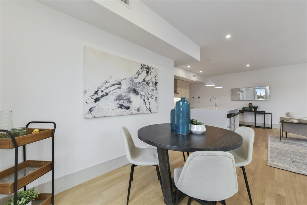 19 Clapp St. # 4