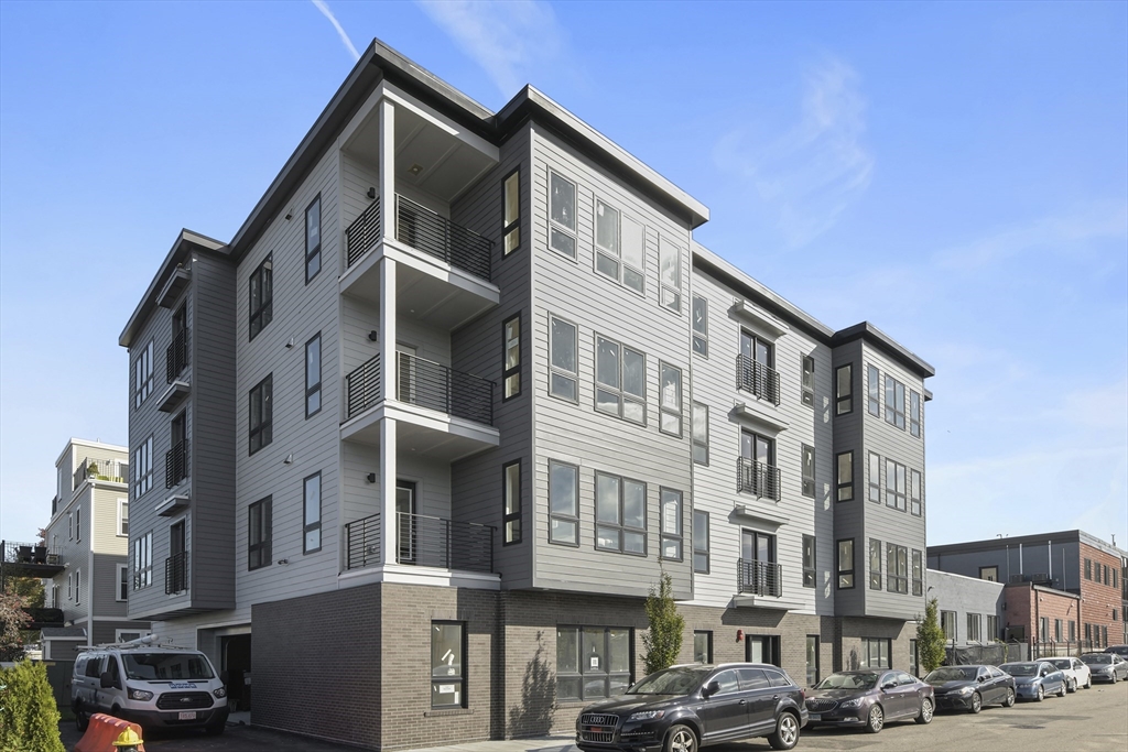 19 Clapp St. # 4