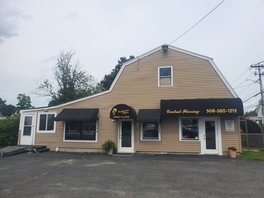 1574 Main St