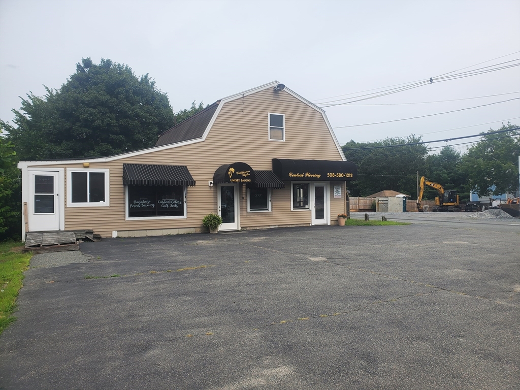 1574 Main St