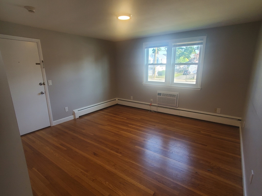 433 Sea Street # 3