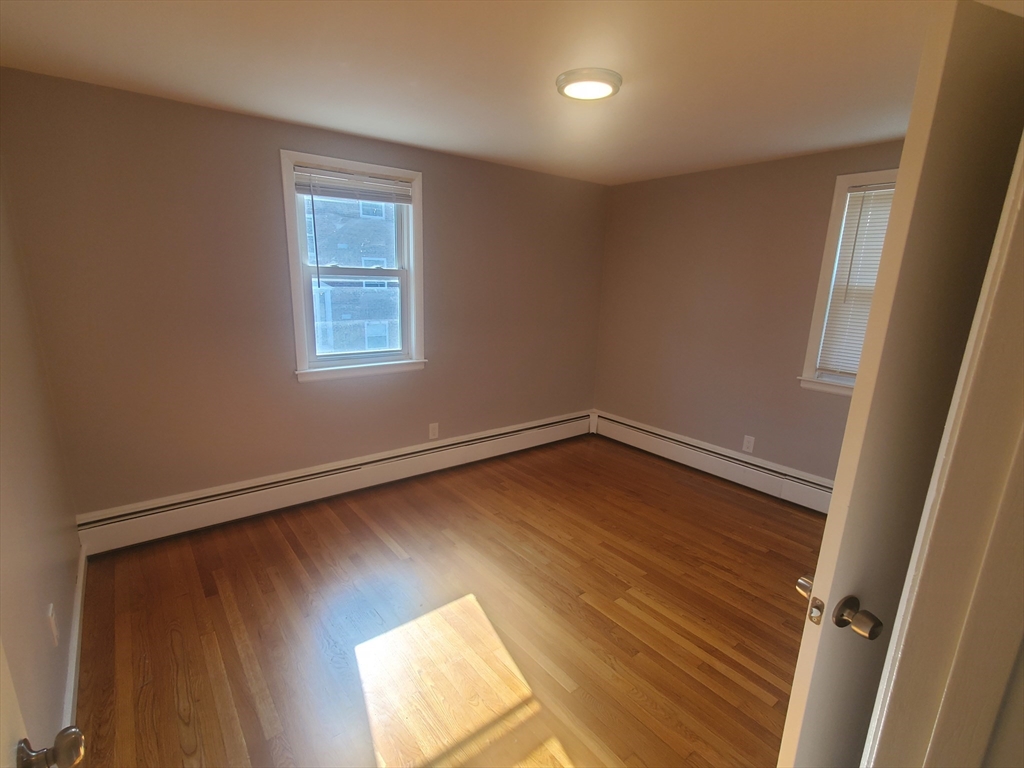 433 Sea Street # 3