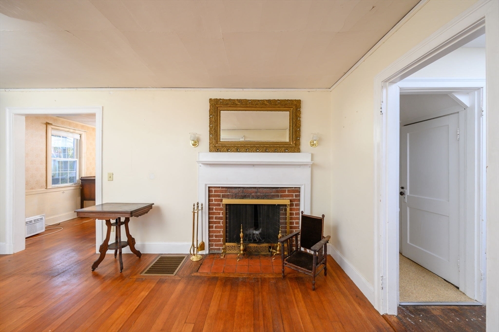 1427 Quincy Shore Dr