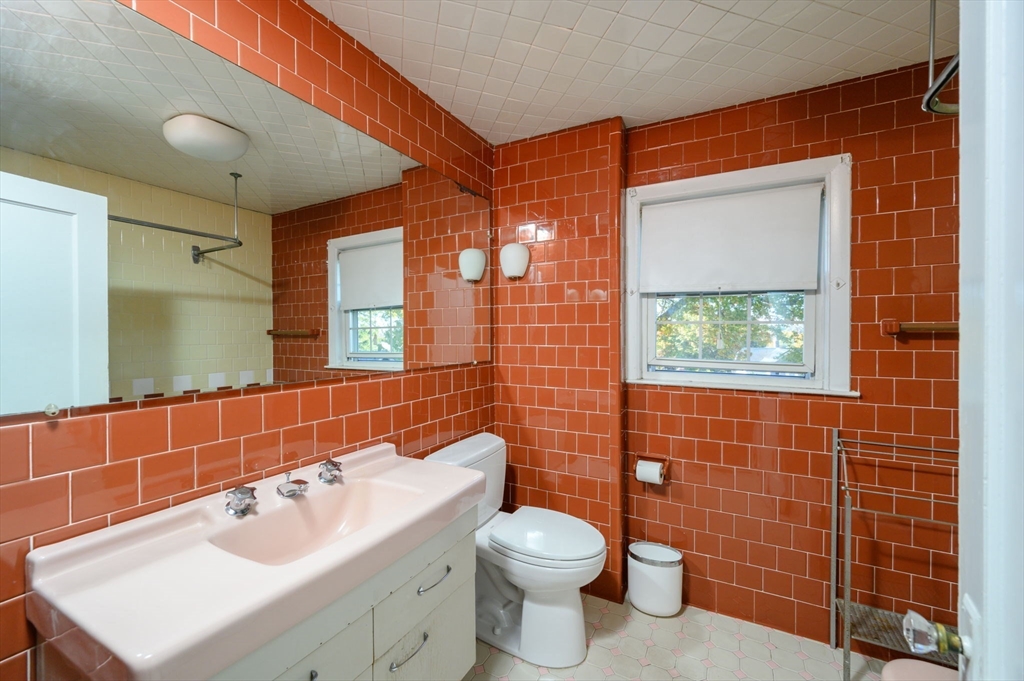 1427 Quincy Shore Dr
