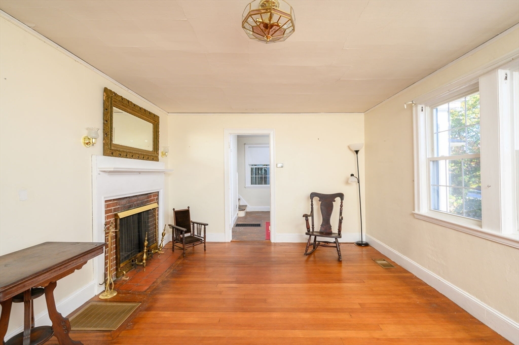 1427 Quincy Shore Dr
