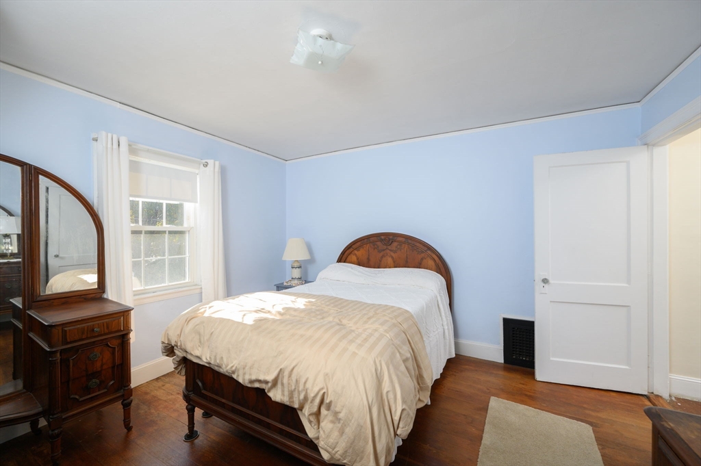 1427 Quincy Shore Dr