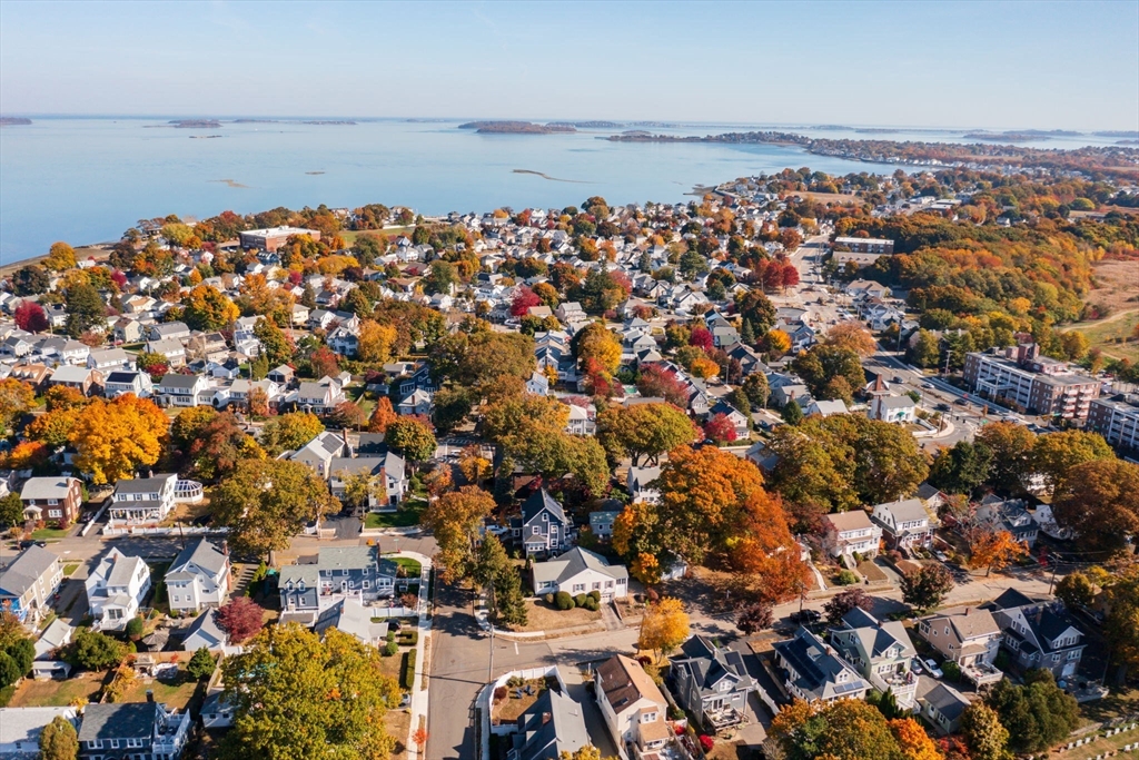 1427 Quincy Shore Dr