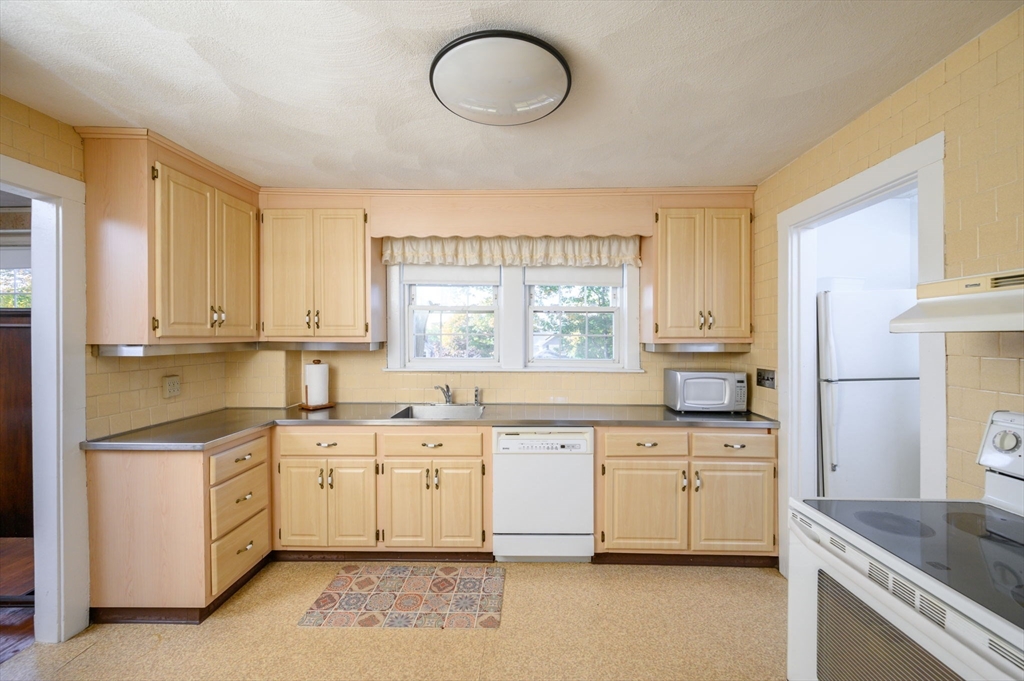 1427 Quincy Shore Dr