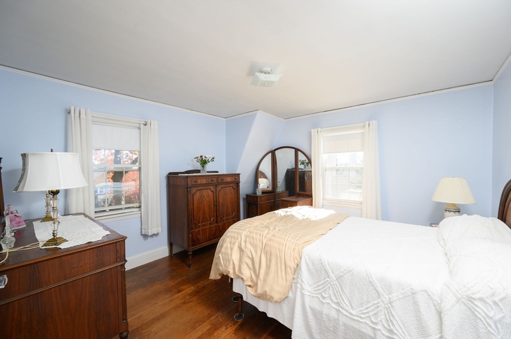 1427 Quincy Shore Dr