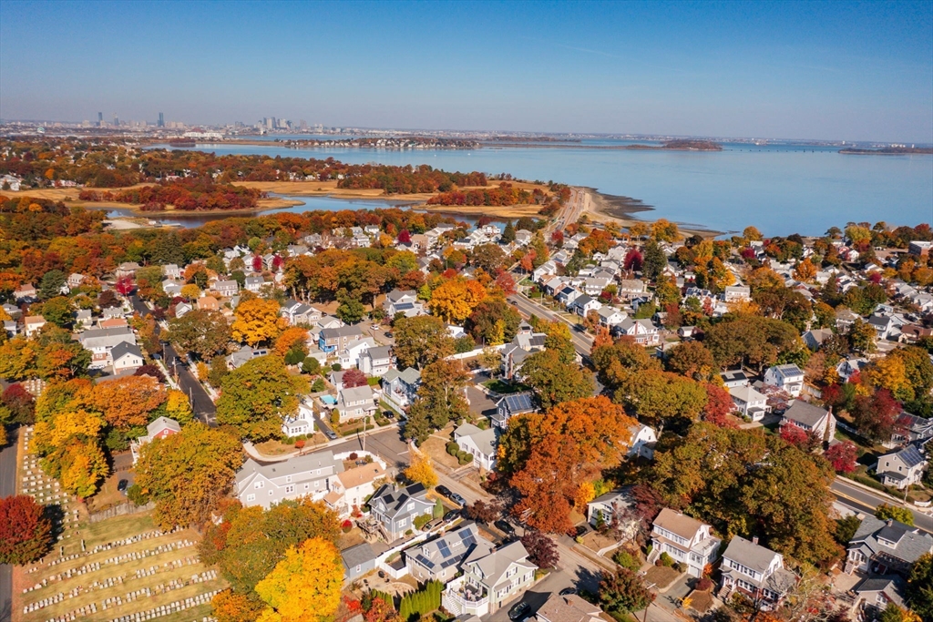 1427 Quincy Shore Dr