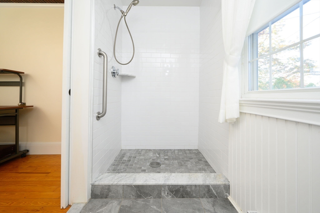 1427 Quincy Shore Dr
