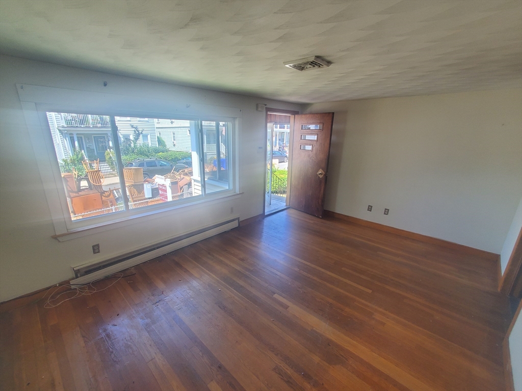 18 Denny St