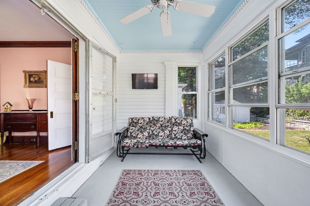 16 Beaumont St