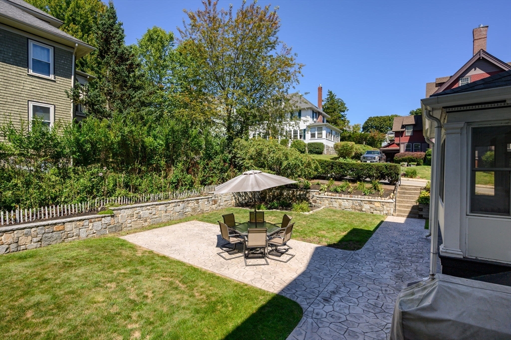 16 Beaumont St