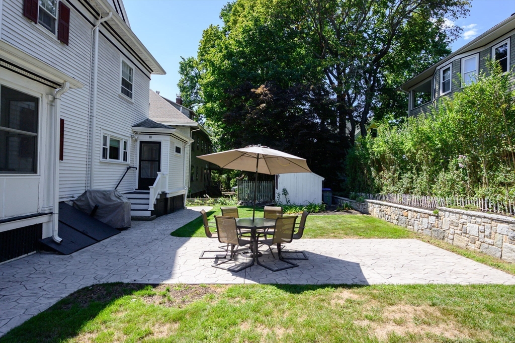 16 Beaumont St
