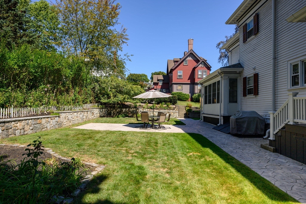 16 Beaumont St