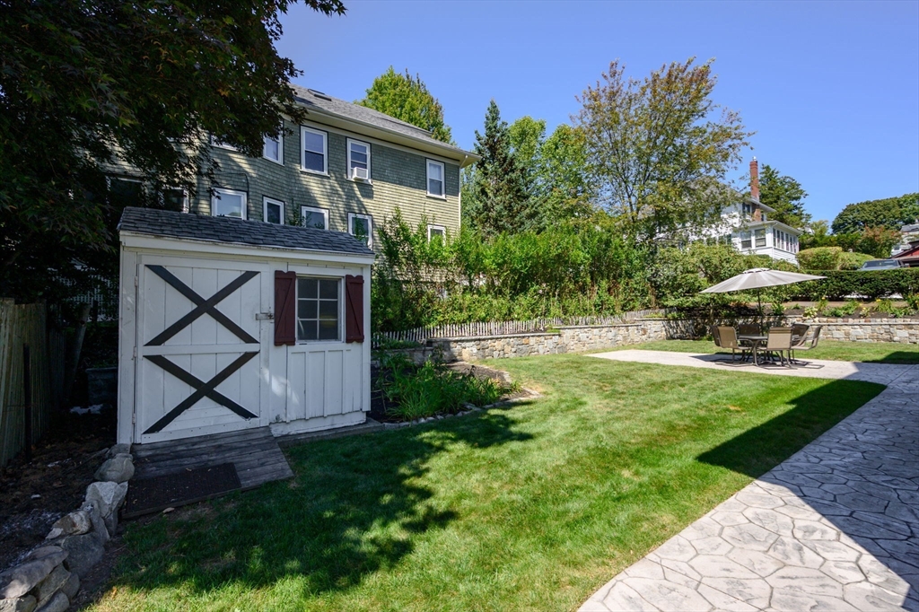 16 Beaumont St