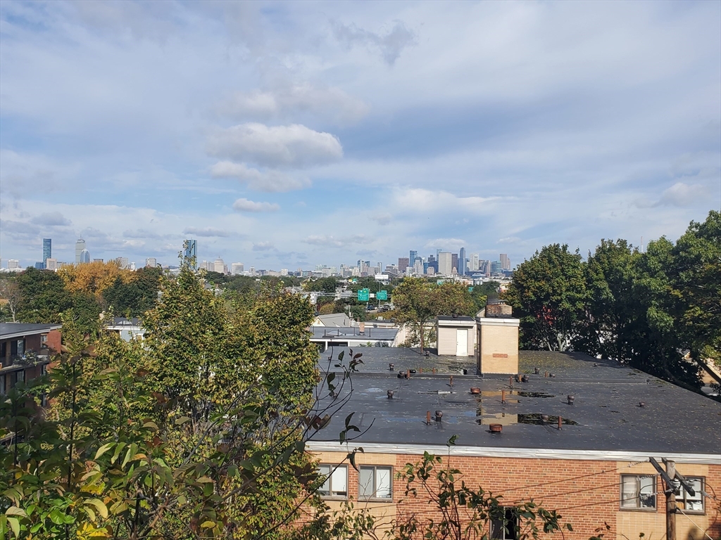 42 Grampian Way, Boston