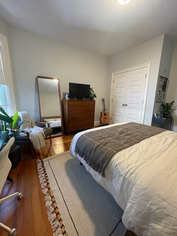 42 Grampian Way, Boston