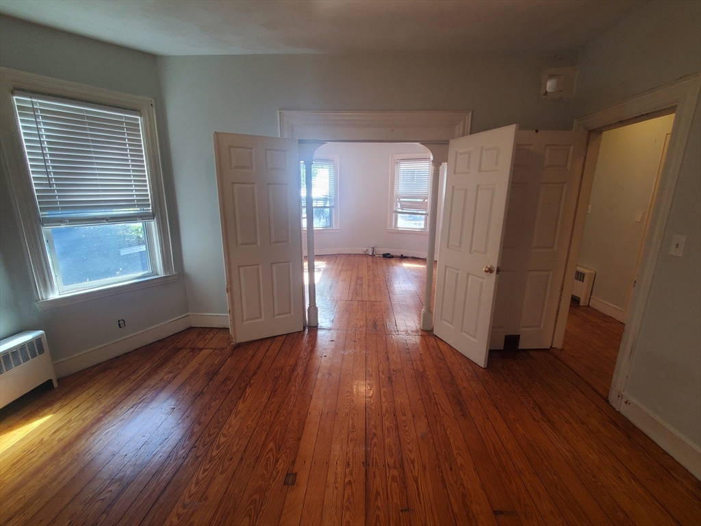 42 Grampian Way, Boston