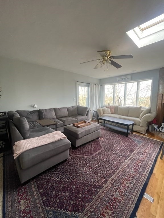 42 Grampian Way, Boston