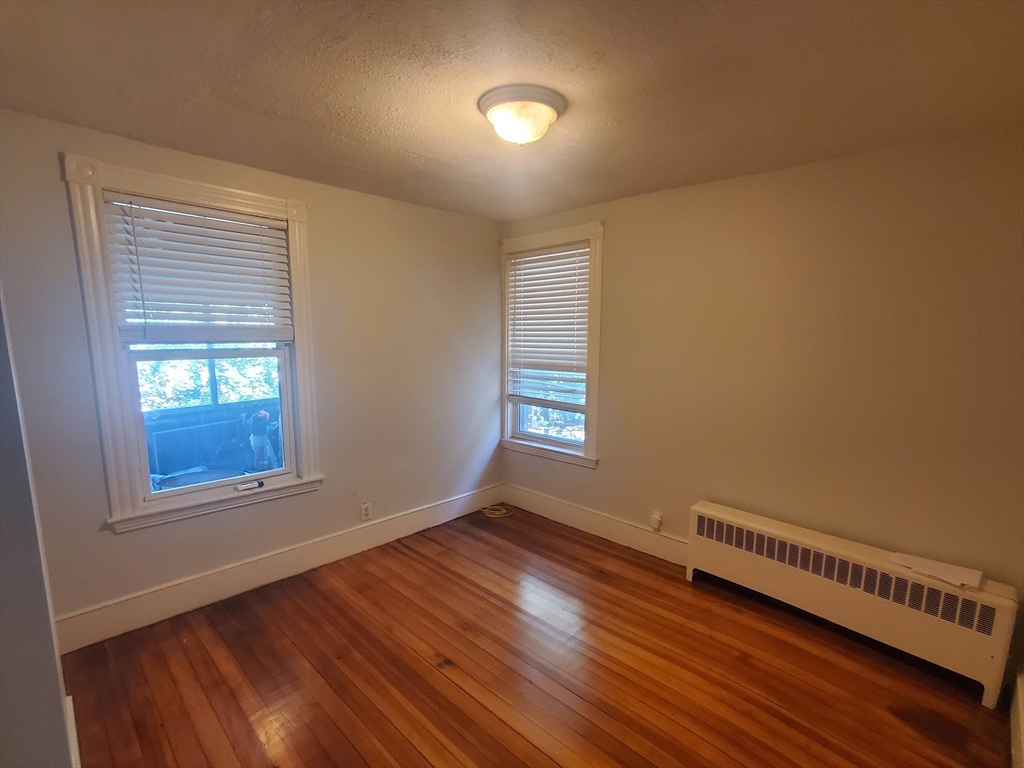 42 Grampian Way, Boston