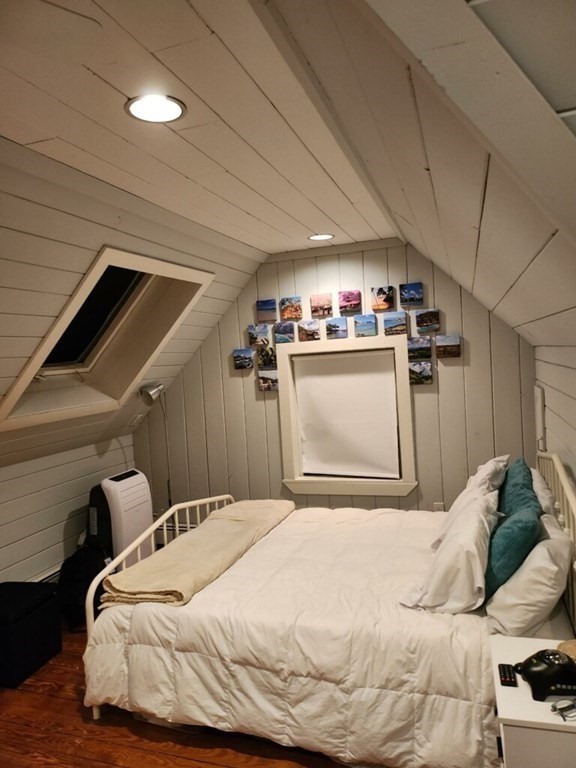 42 Grampian Way, Boston