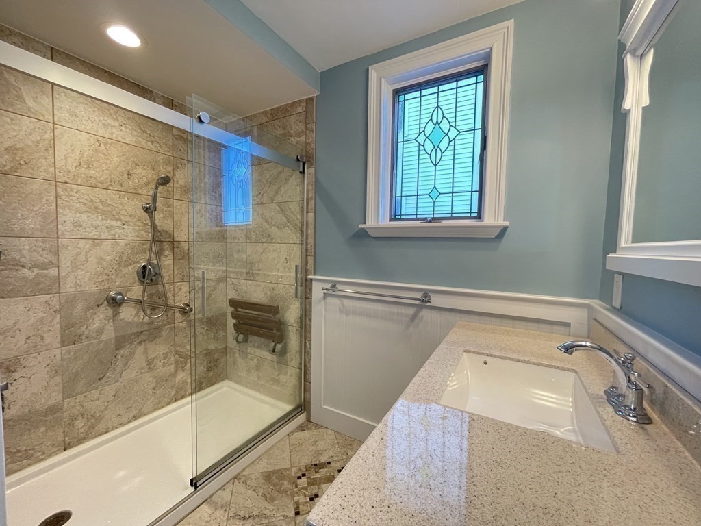 42 Grampian Way, Boston