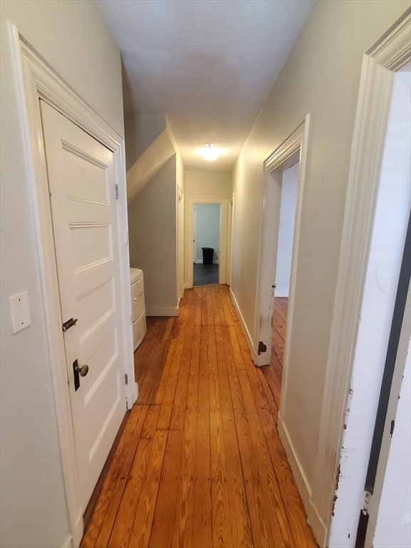 42 Grampian Way, Boston