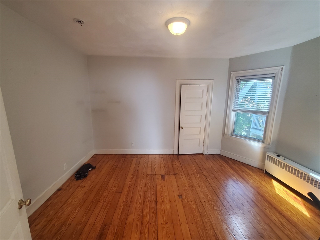 42 Grampian Way, Boston