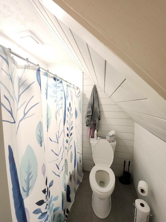 42 Grampian Way, Boston