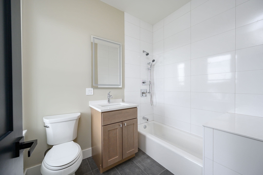 21 Tanglewood # 2, Boston Unit: 2