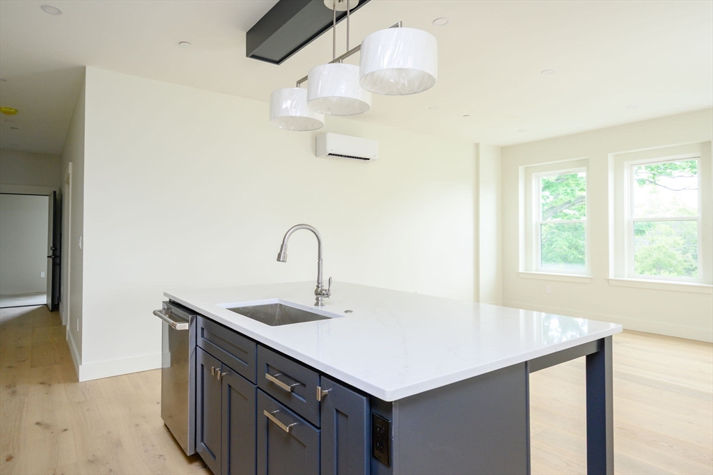 21 Tanglewood # 2, Boston Unit: 2