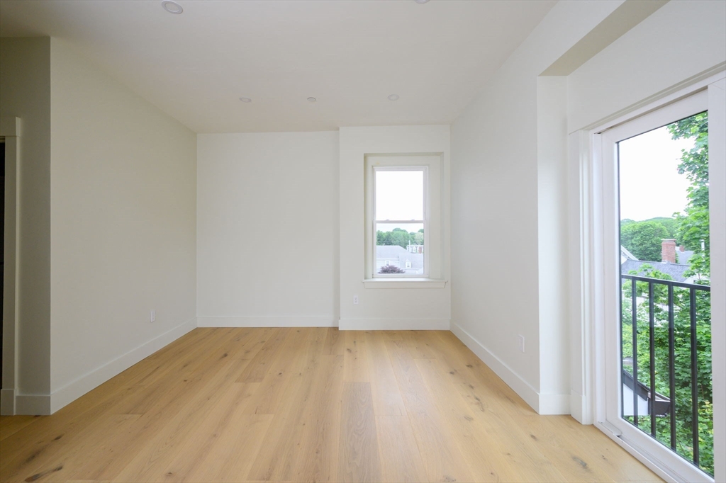 21 Tanglewood # 2, Boston Unit: 2