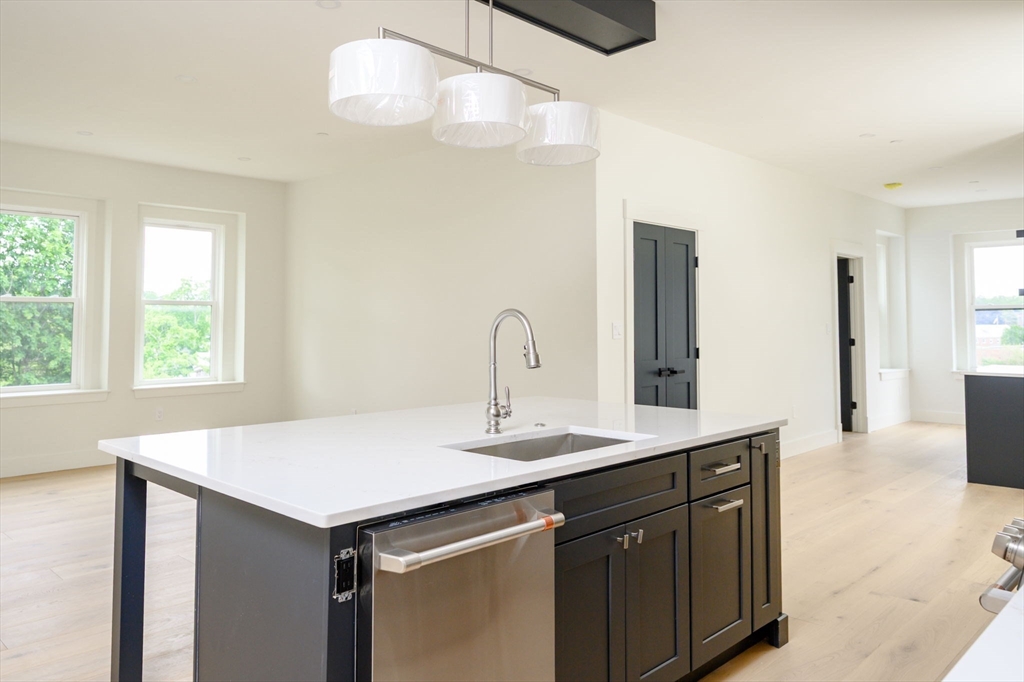 21 Tanglewood # 2, Boston Unit: 2