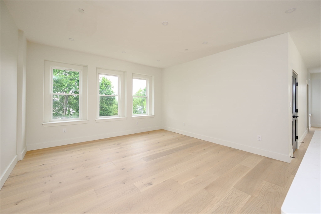 21 Tanglewood # 2, Boston Unit: 2