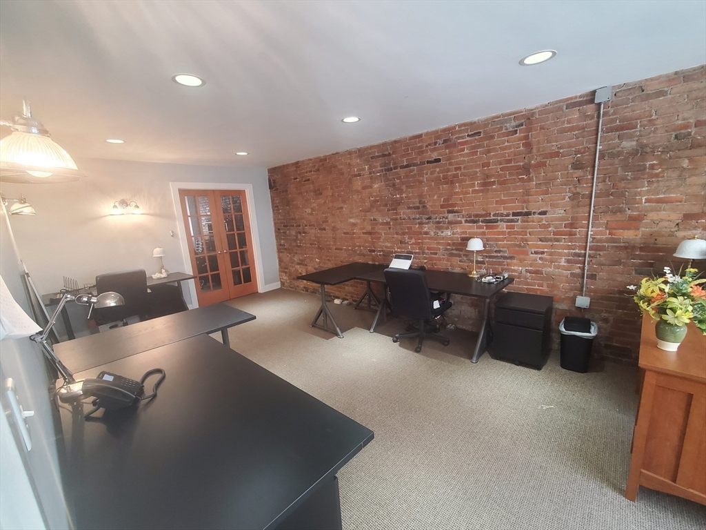 864 Dorchester Ave # 864