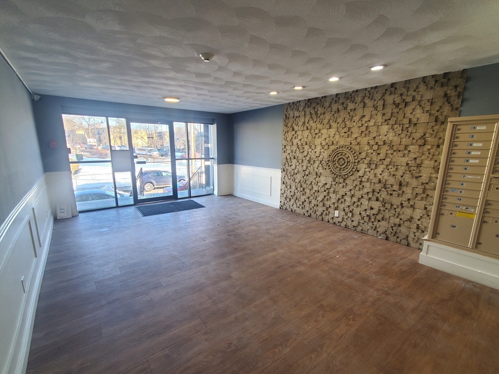 760 Cummins Highway # 18