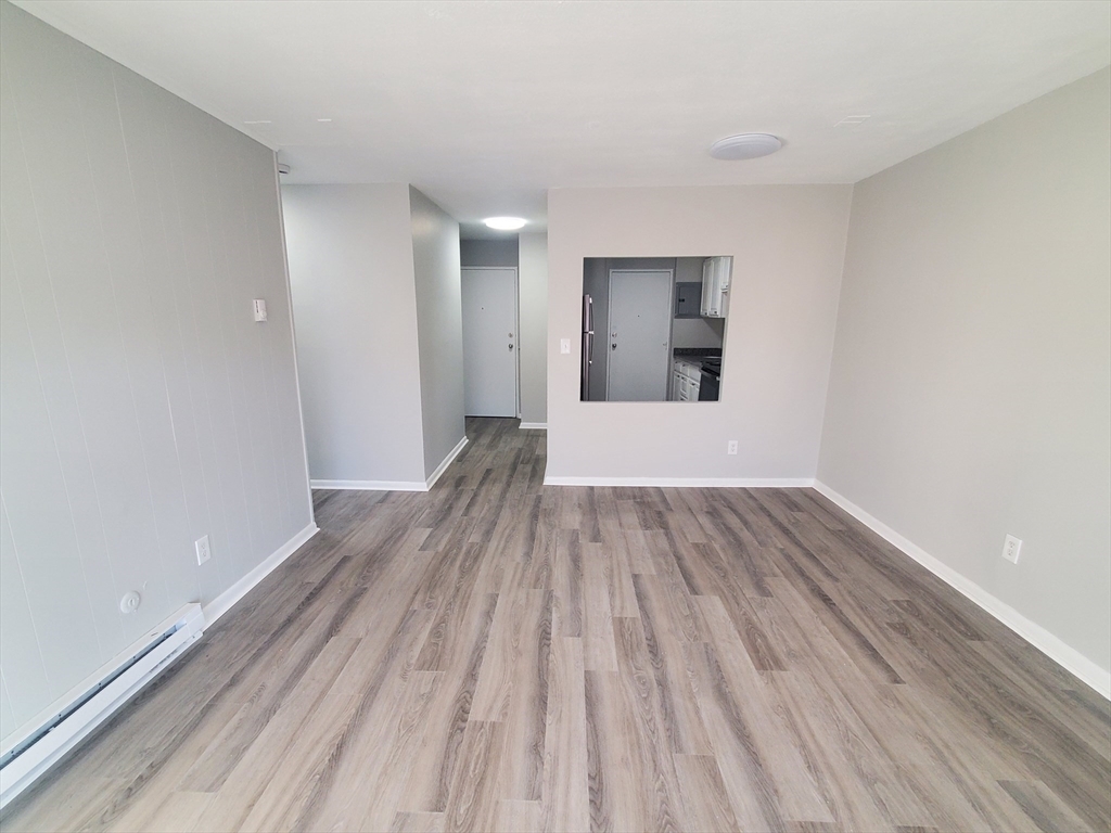 760 Cummins Highway # 18