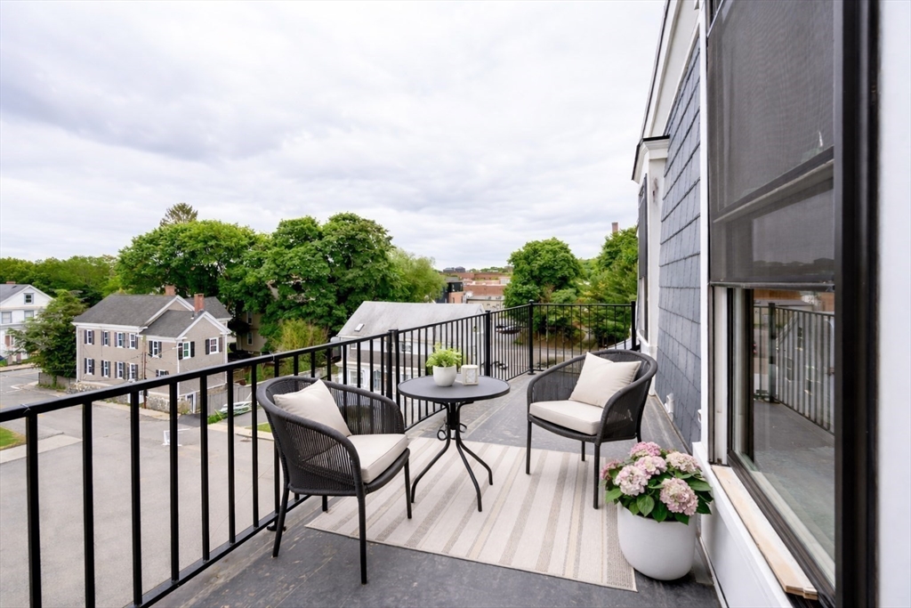 21 Tanglewood Road # 4