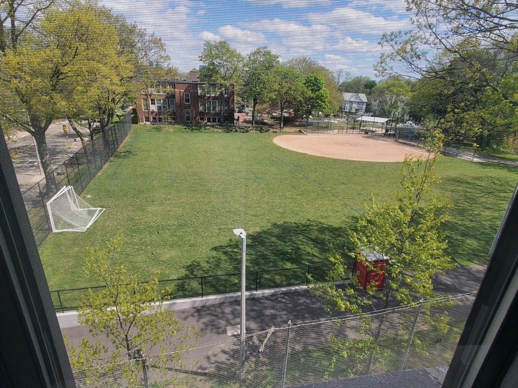 4 Abbottsford # 9