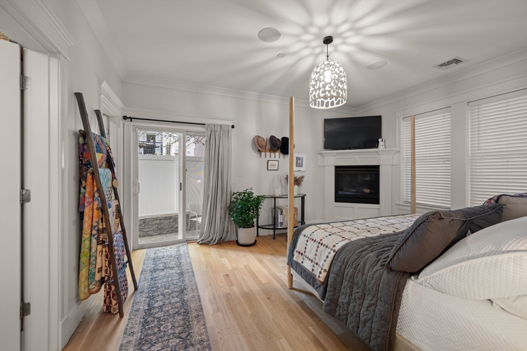 8 Manley St # 1