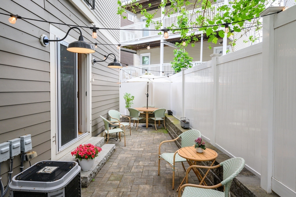 8 Manley St # 1