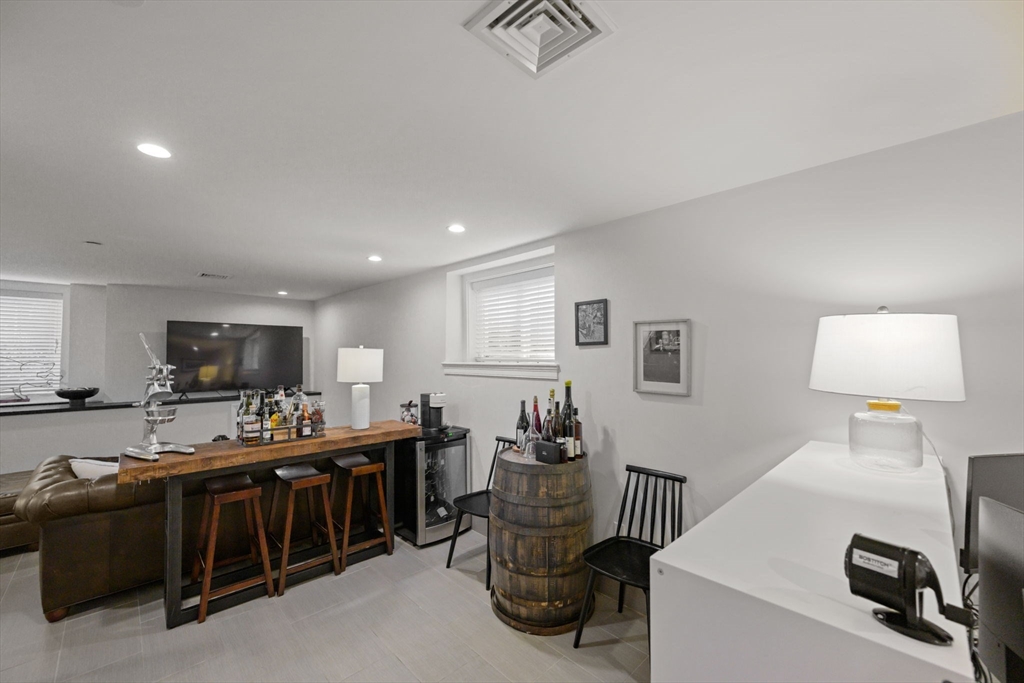 8 Manley St # 1