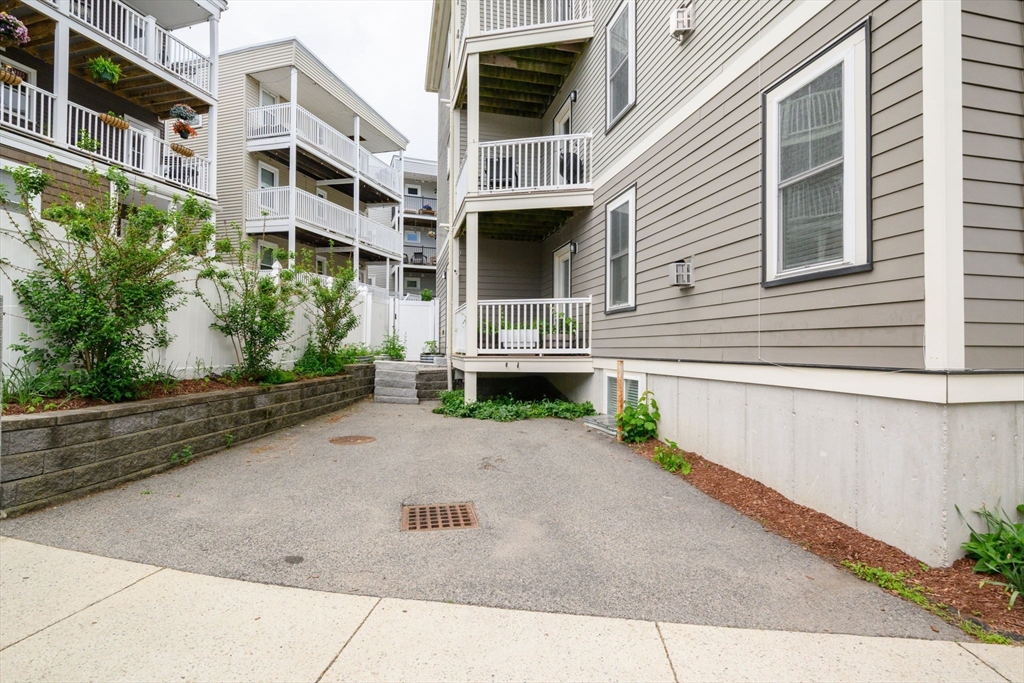8 Manley St # 1