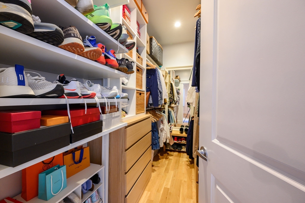 8 Manley St # 1