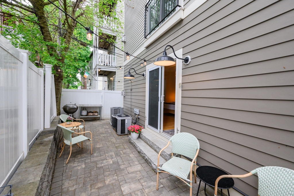 8 Manley St # 1