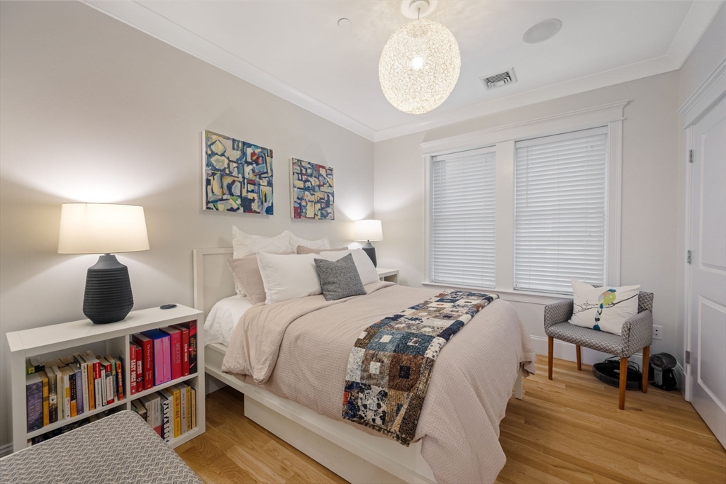 8 Manley St # 1